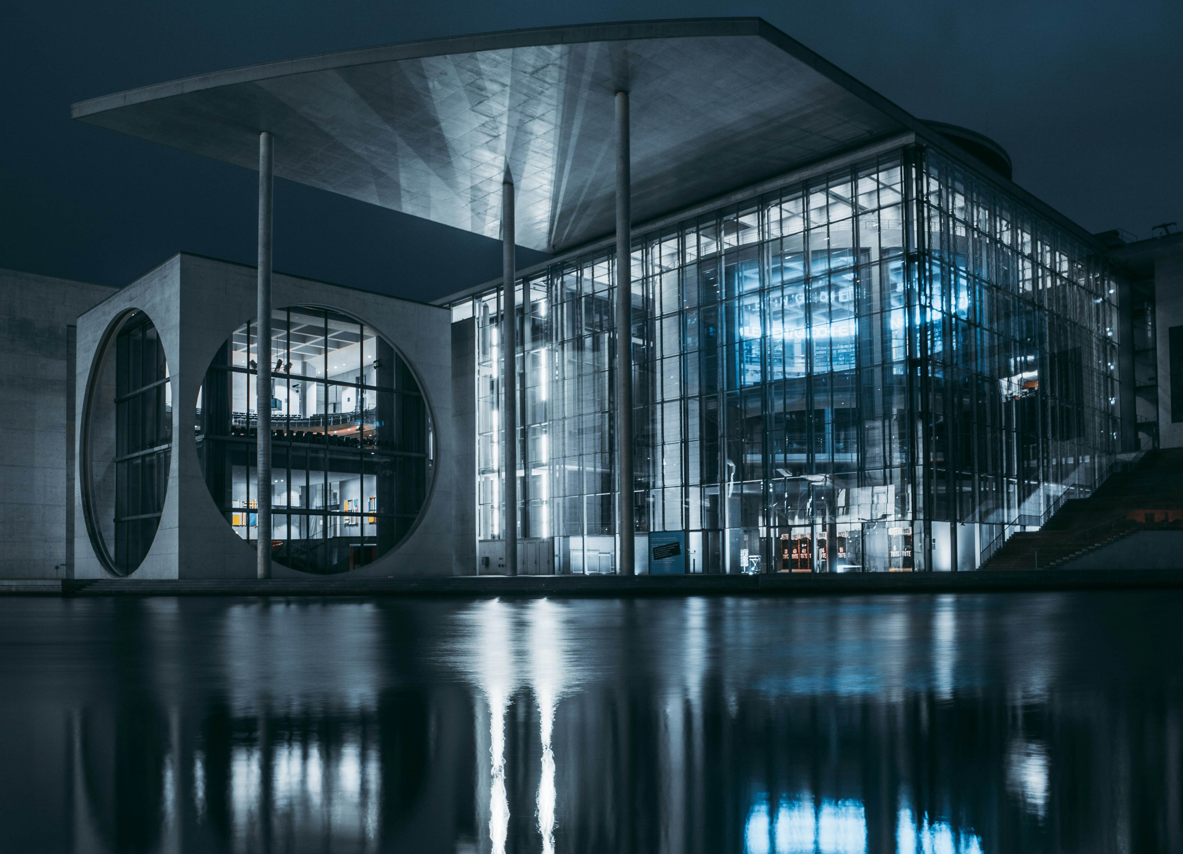 jiuyou.com九游--新松科技（新加坡）荣获创新发展奖 首席执行官赵晨畅谈东盟合作新蓝图